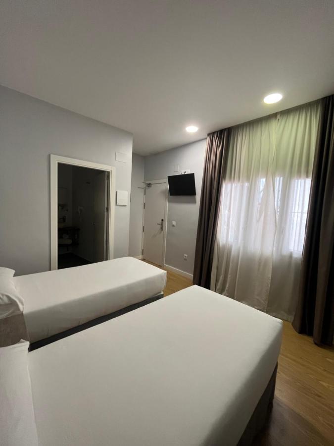Hostal Atenas Севилья Экстерьер фото