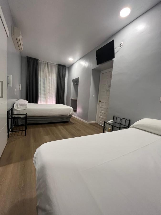 Hostal Atenas Севилья Экстерьер фото