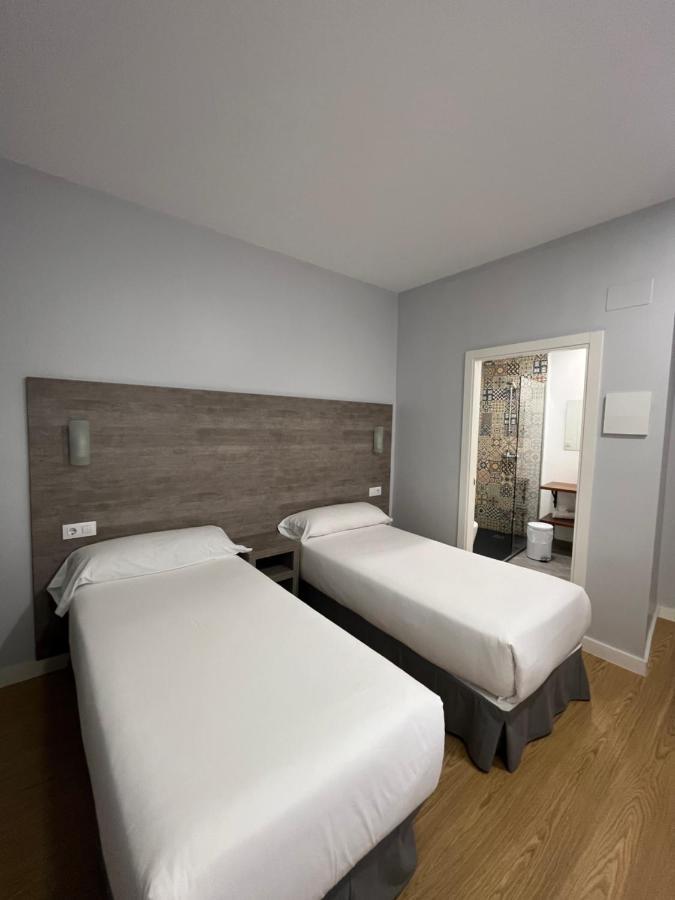 Hostal Atenas Севилья Экстерьер фото