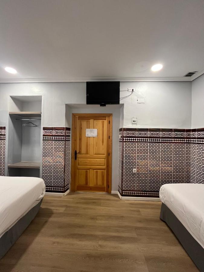 Hostal Atenas Севилья Экстерьер фото