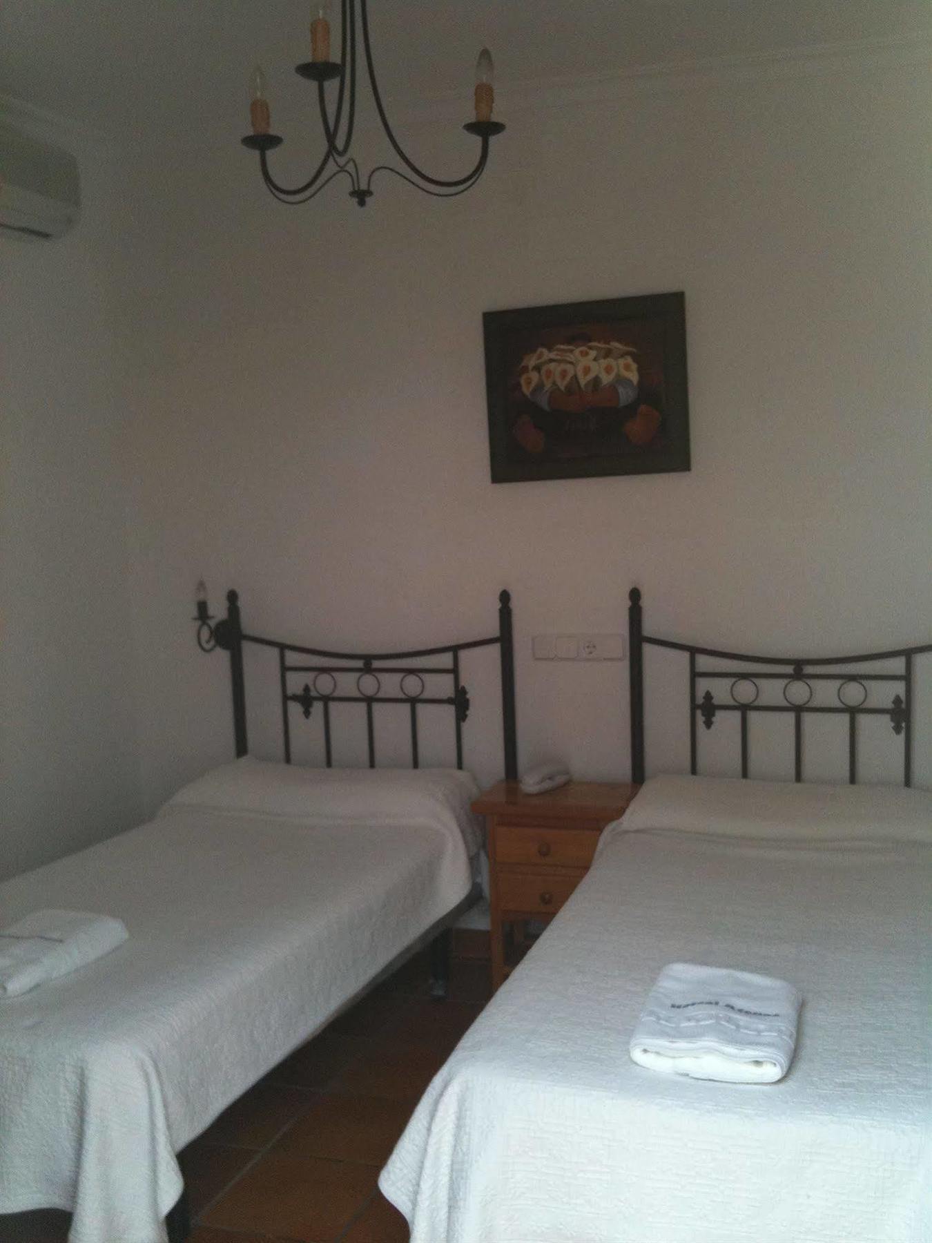 Hostal Atenas Севилья Экстерьер фото