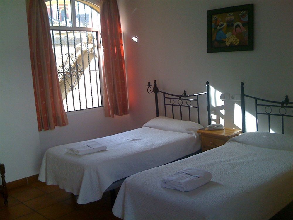 Hostal Atenas Севилья Экстерьер фото